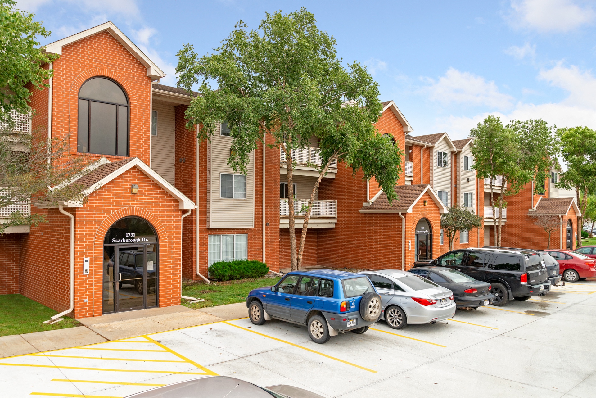 Tregaron Oaks Apartments in Bellevue, NE